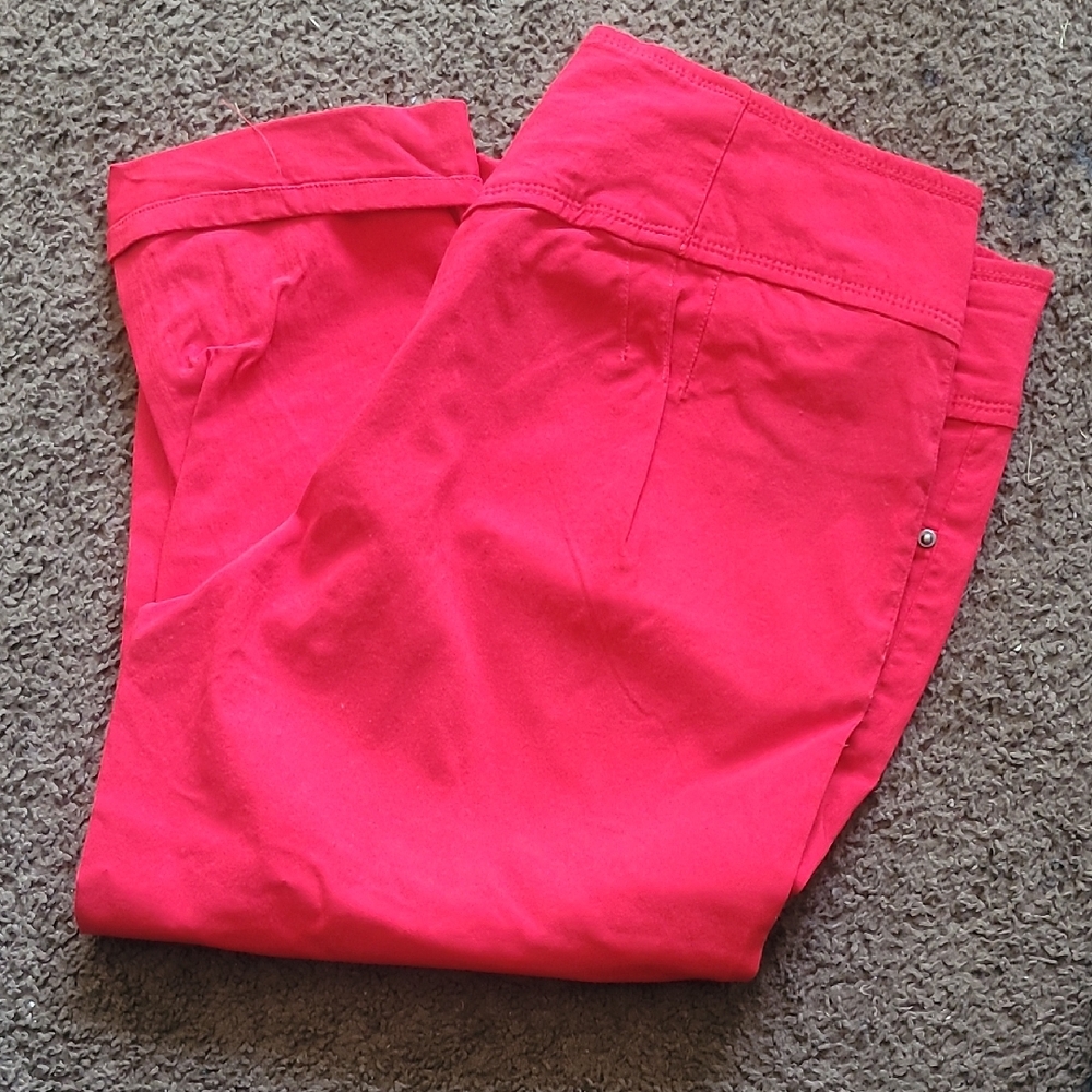 Kiss Bold Red Apparel Capri